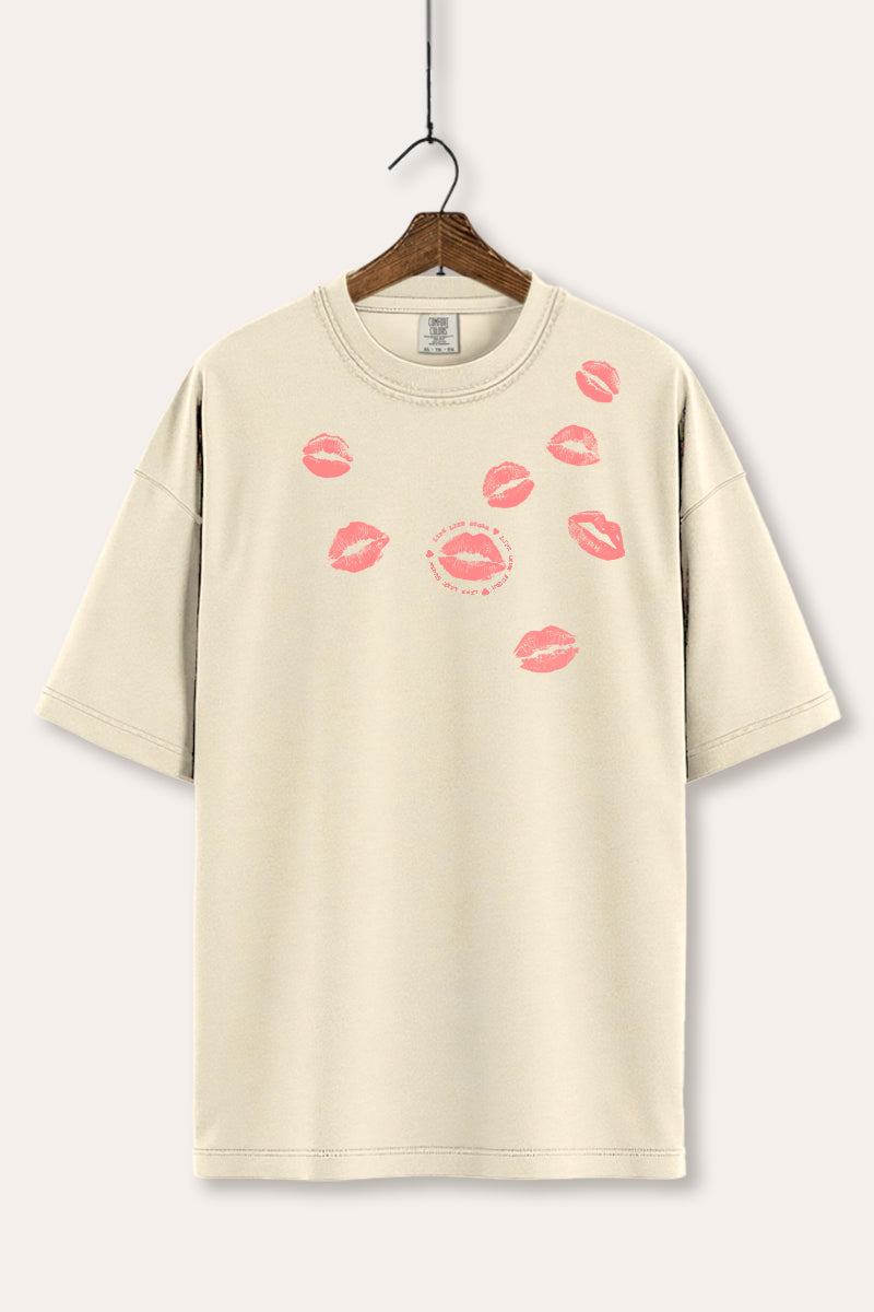 Kiss Mark Lips Graphic Women's Comfort Tee