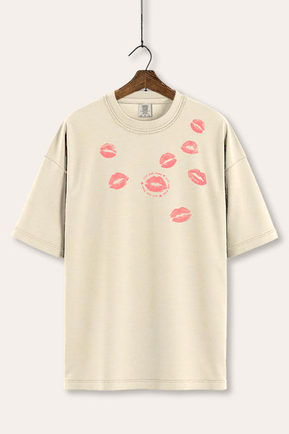 Kiss Mark Lips Graphic Women's Comfort Tee