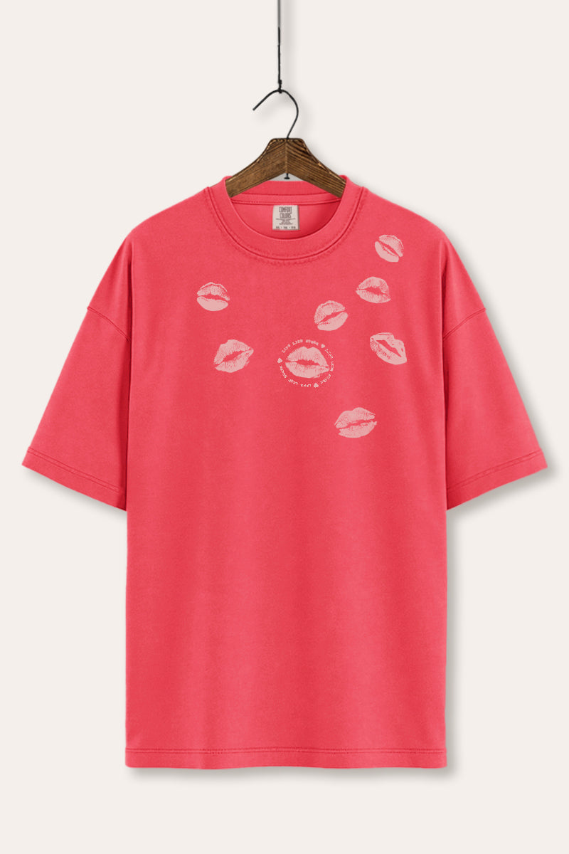 Kiss Mark Lips Graphic Women's Comfort Tee