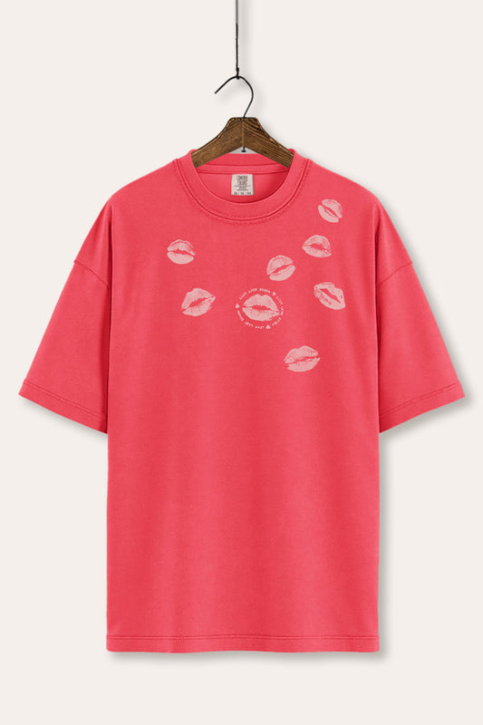 Kiss Mark Lips Graphic Women's Comfort Tee