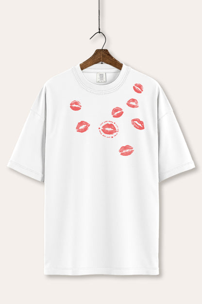 Kiss Mark Lips Graphic Women's Comfort Tee