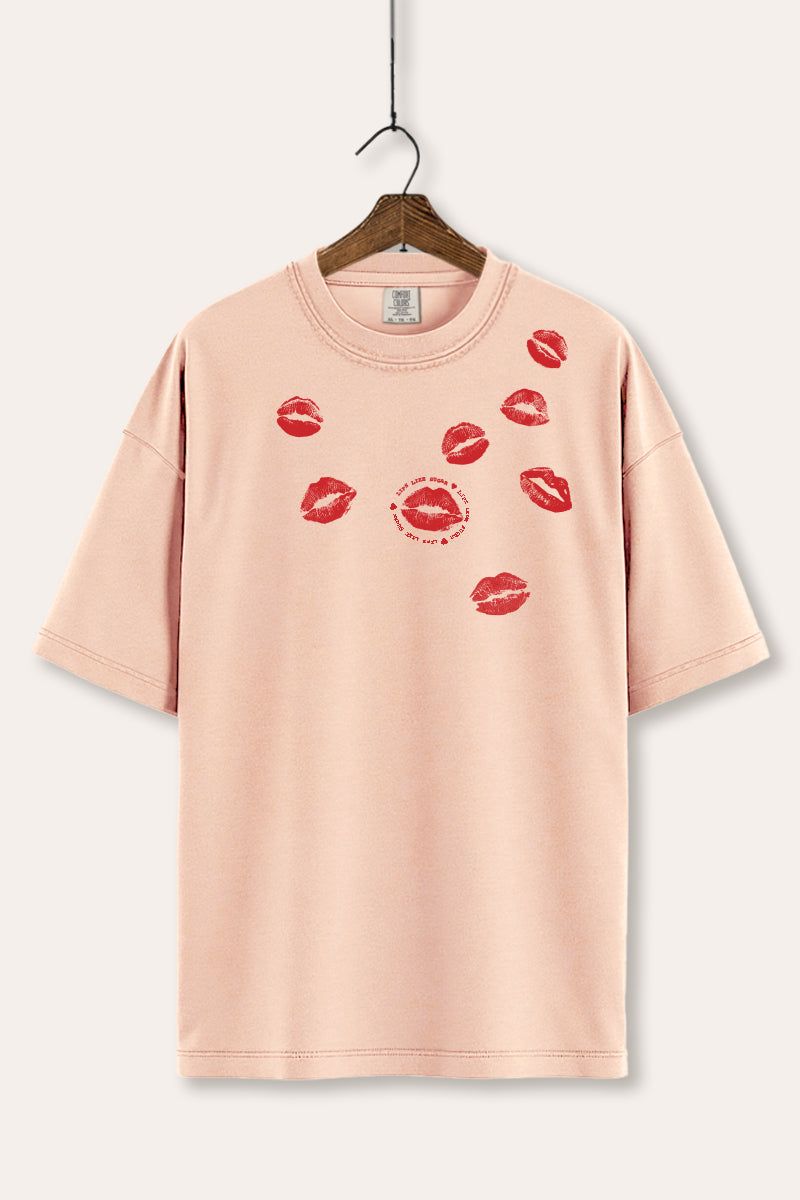 Kiss Mark Lips Graphic Women's Comfort Tee
