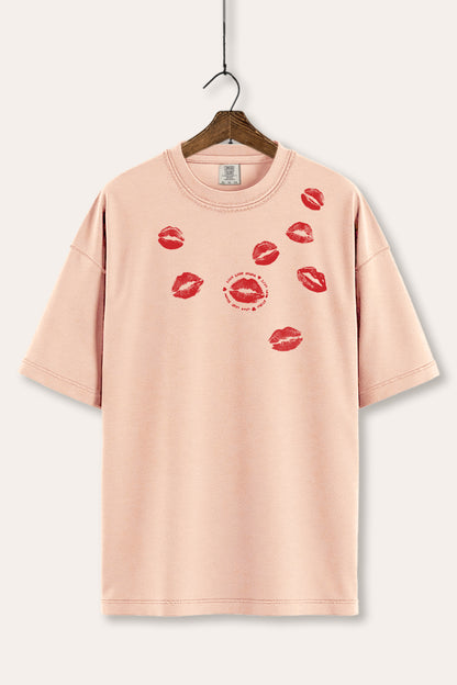 Kiss Mark Lips Graphic Women's Comfort Tee