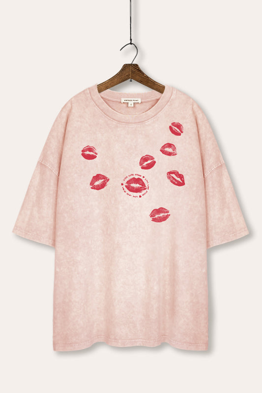 kiss mark lips graphic mineral wash oversized tee