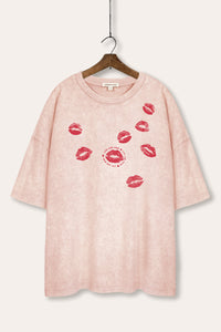 kiss mark lips graphic mineral wash oversized tee
