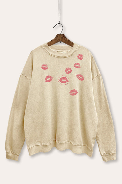 Kiss Mark Lips Graphic Mineral Wash Sweatshirt
