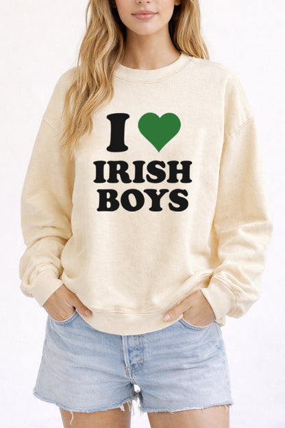 I Love Irish Boys Green Heart Graphic Mineral Wash Sweatshirt