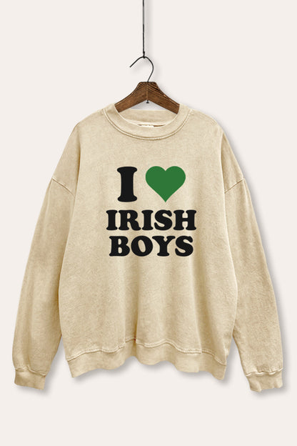 I Love Irish Boys Green Heart Graphic Mineral Wash Sweatshirt