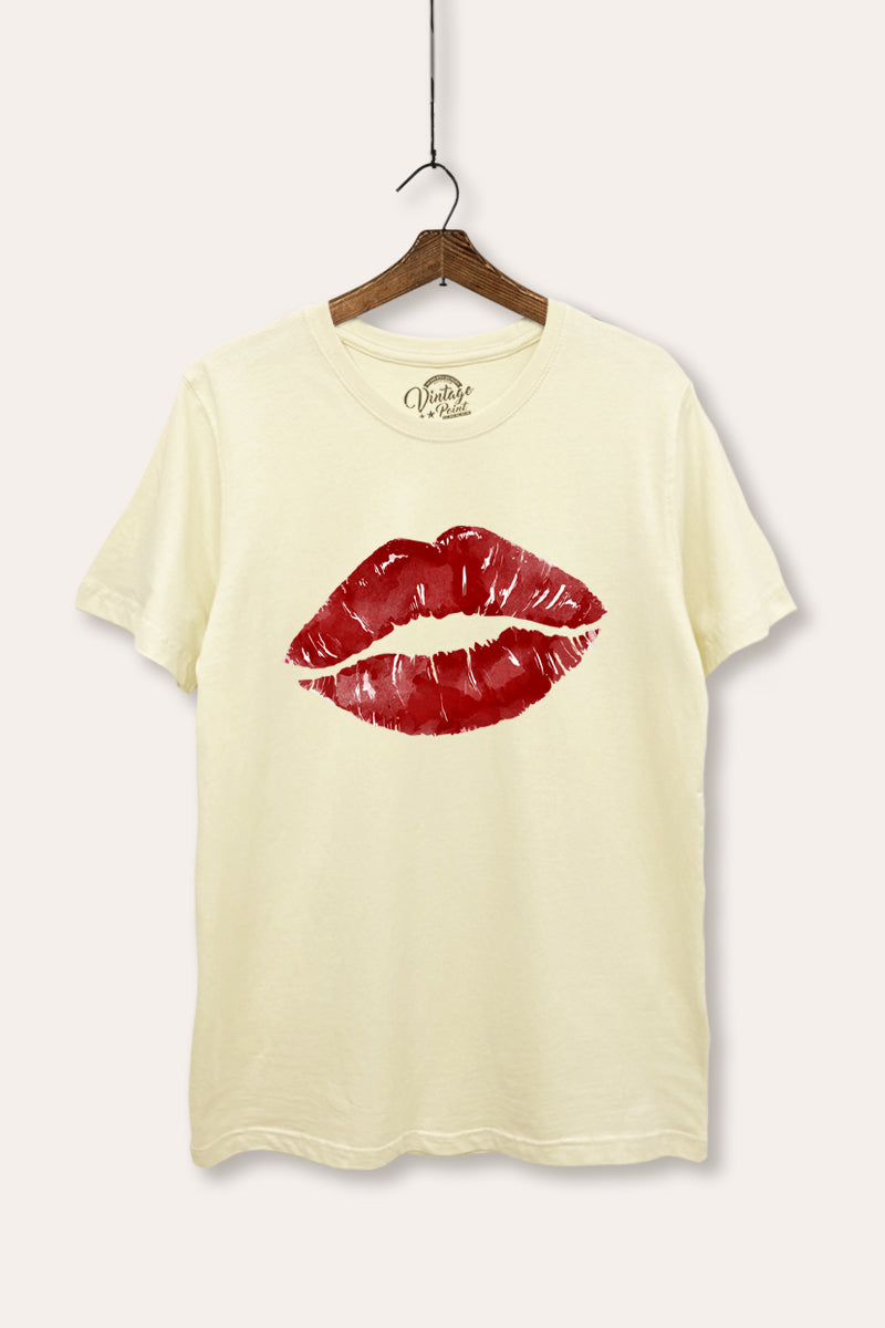 red kiss lips graphic women's basic tee