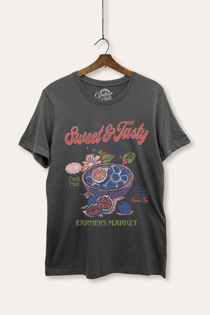 Sweet & Tasty Blueberries Fruit Graphic Women's Basic Casual Tee