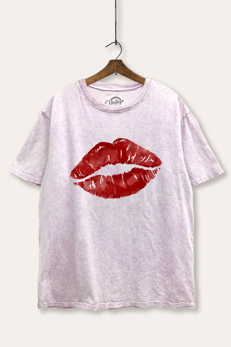 red kiss lips graphic mineral wash boxy tee