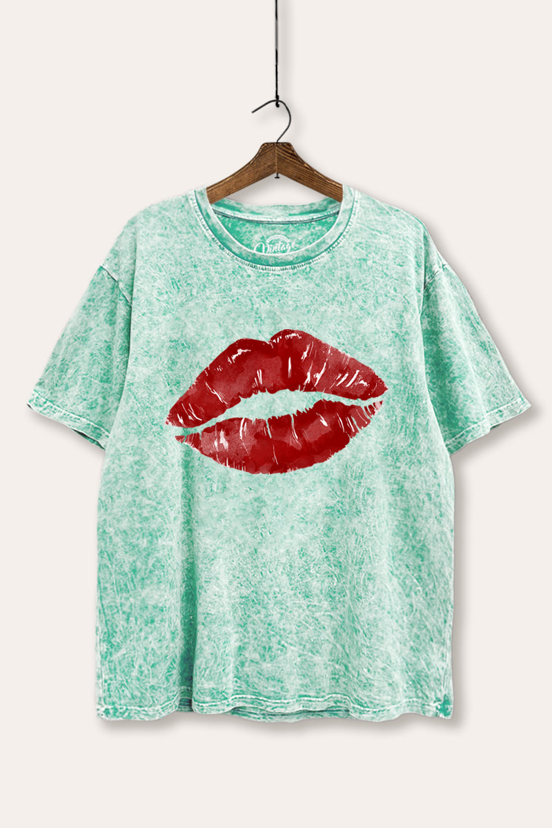 red kiss lips graphic mineral wash boxy tee