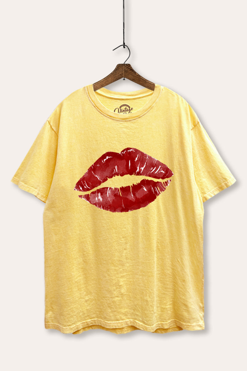 red kiss lips graphic mineral wash boxy tee